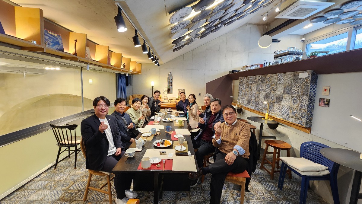 2025 사업 논의 회의.jpg