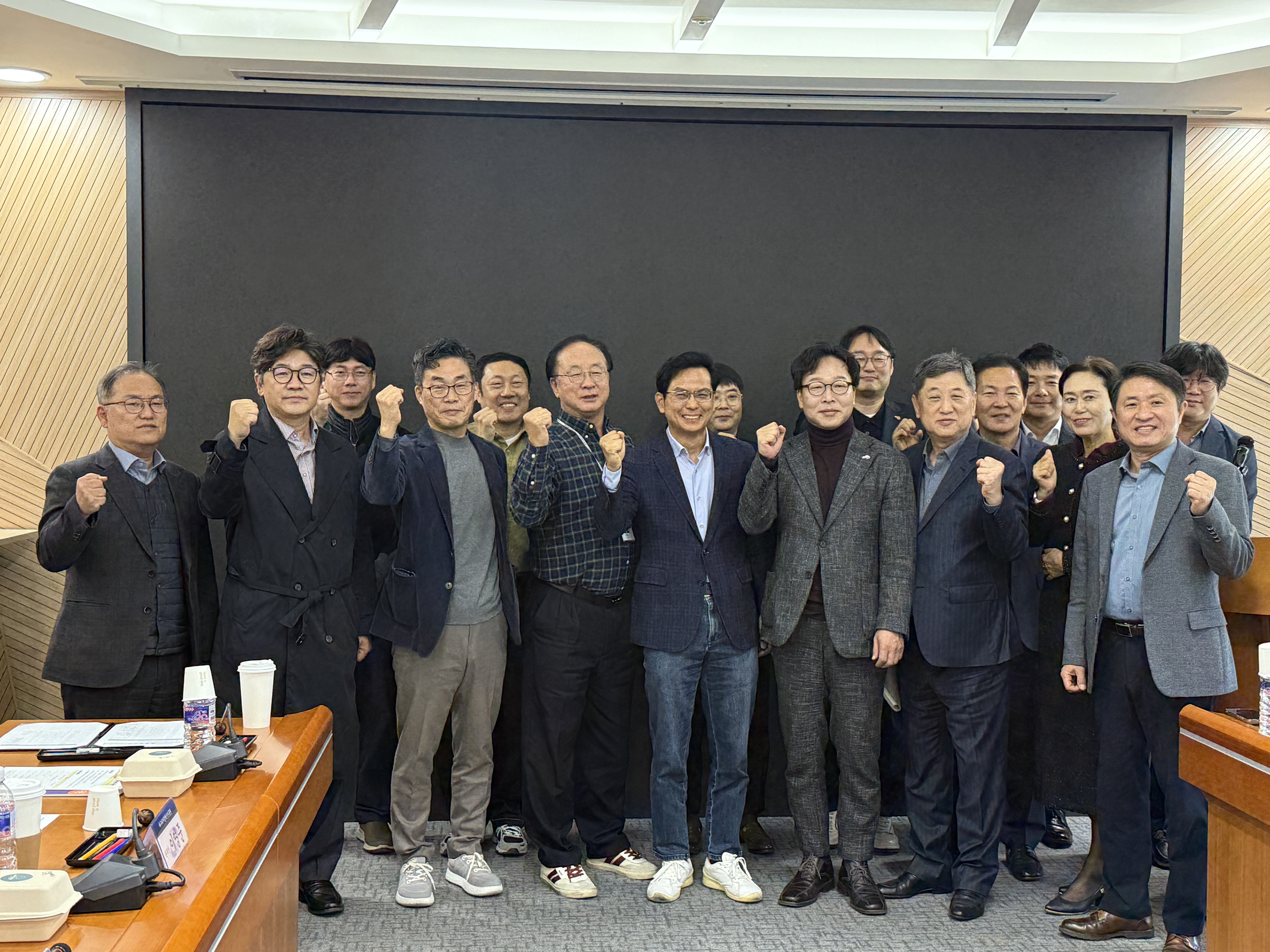 251103 미라콤아이앤씨 지역기업 협력회의 (18).jpg