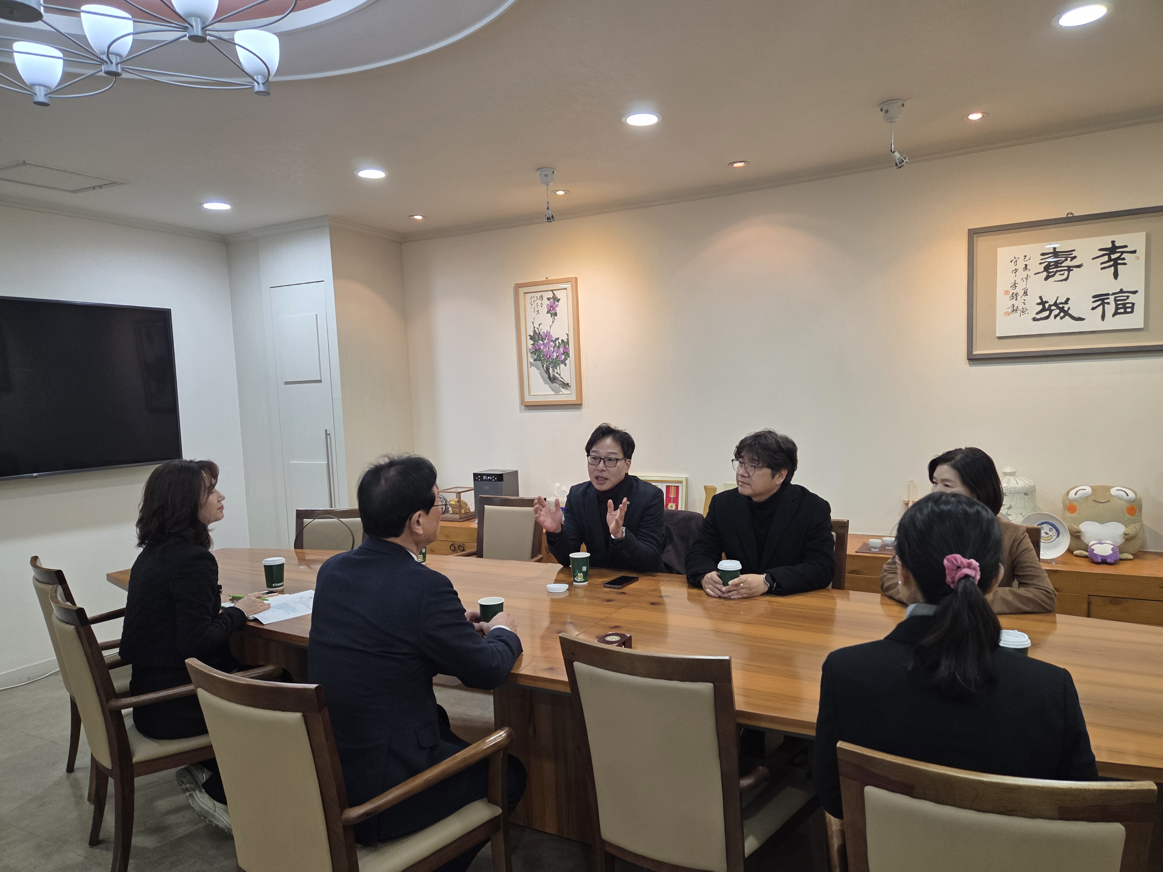 260203 연말 이웃나눔 캠페인 자원봉사능력개발원 기부금 전달식 (5).jpg